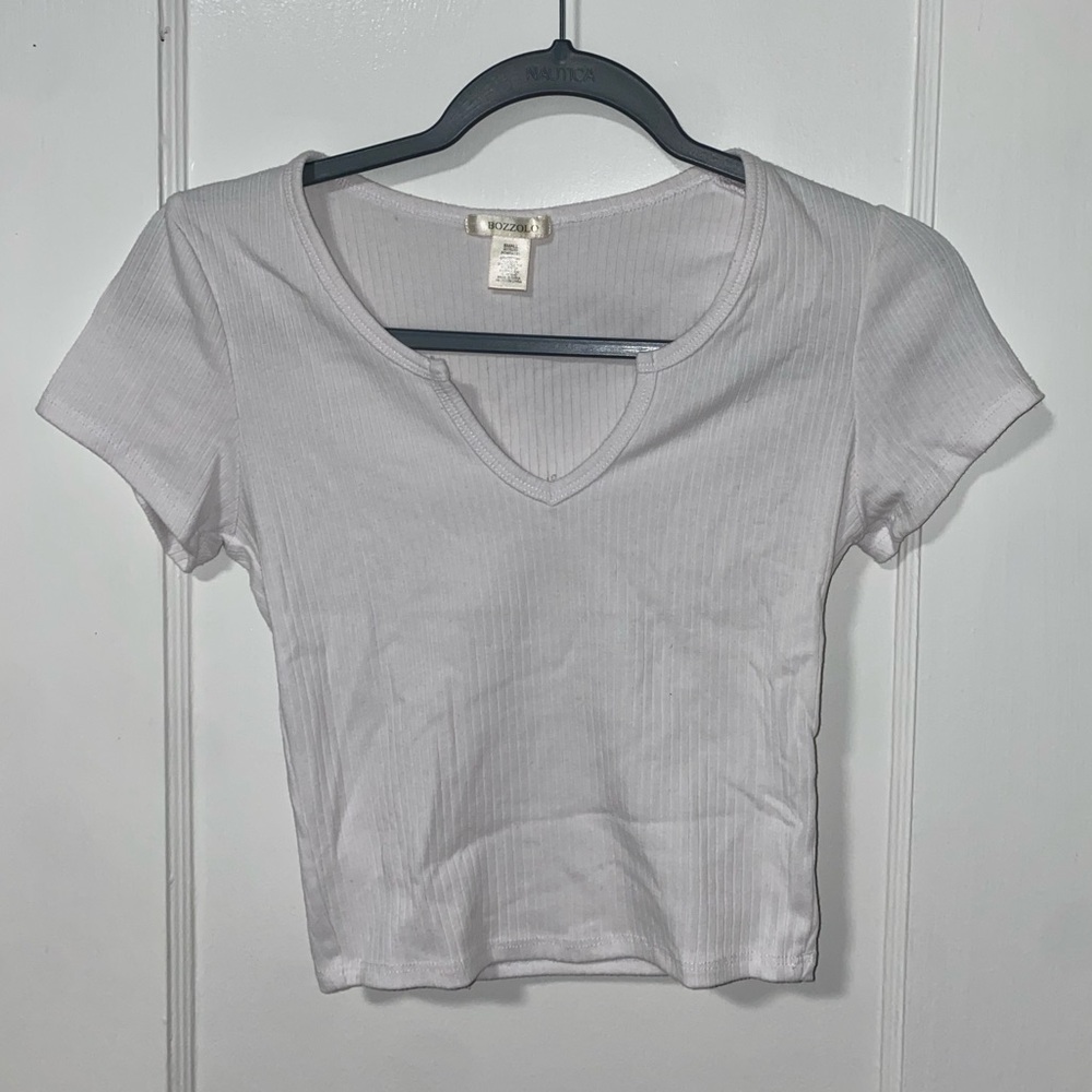 White cropped tee